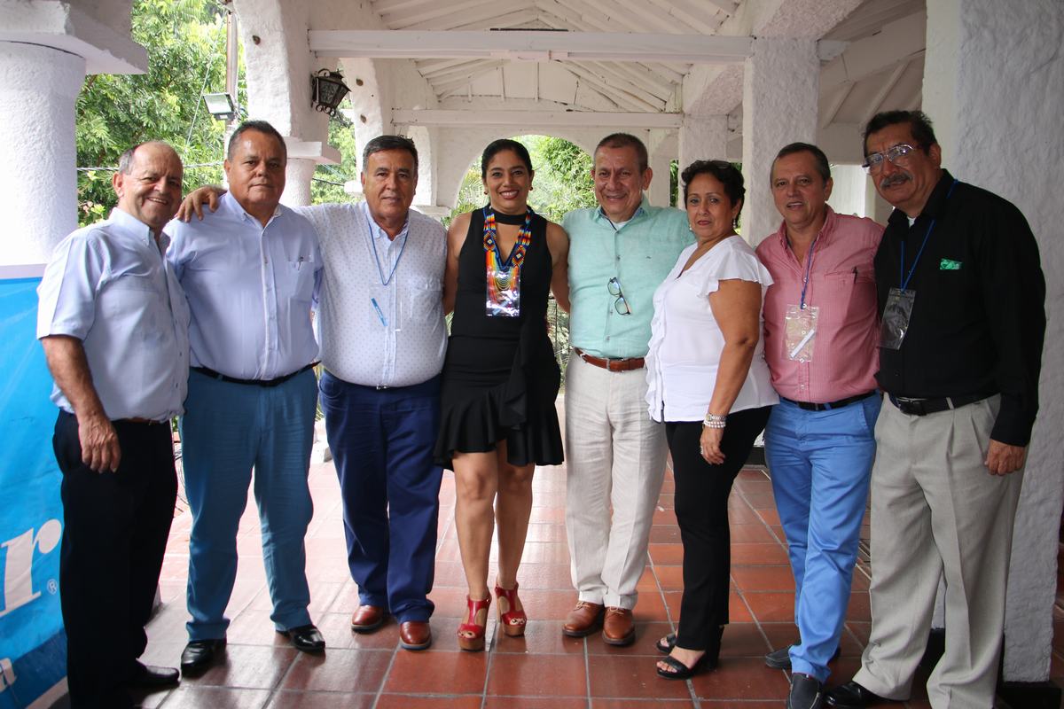 Manuel Salvador Gómez, José Antonio Jiménez, Argemiro Torres, Claudia Patricia Avendaño, Amparo Farfán, Roberto Arias y Héctor González.